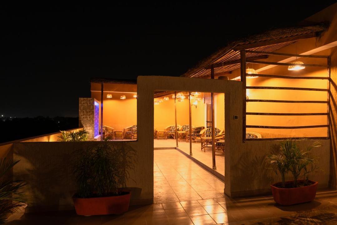 Airport Inn Hotel Lomé Eksteriør billede