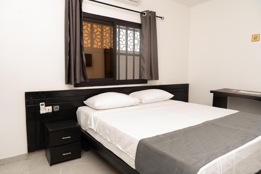 Airport Inn Hotel Lomé Eksteriør billede